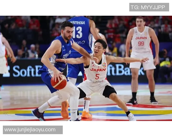 篮球与足球的魅力碰撞探索运动世界的无限可能性与激情