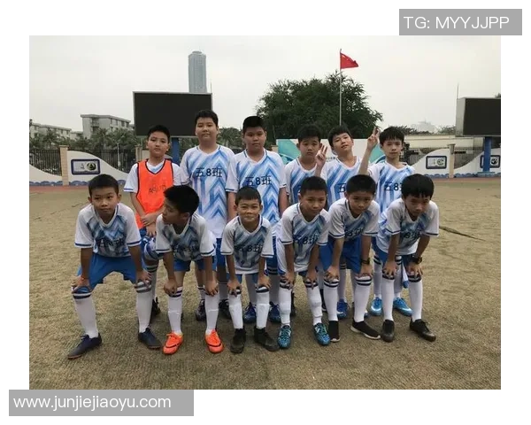 表哥热爱足球的故事与梦想追逐之旅 表哥热爱足球的故事与梦想追逐之旅