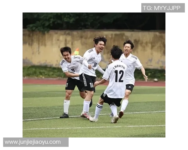 足球杯赛的经济与文化价值探讨及其对社会的影响分析