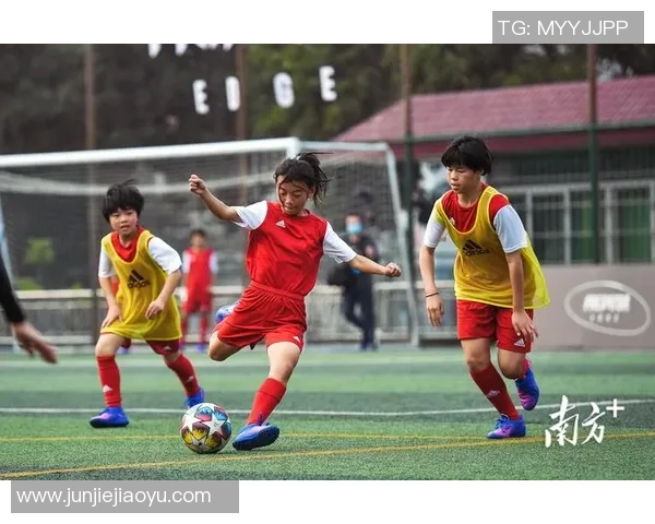 足球陪伴小孩成长的快乐旅程与梦想启航